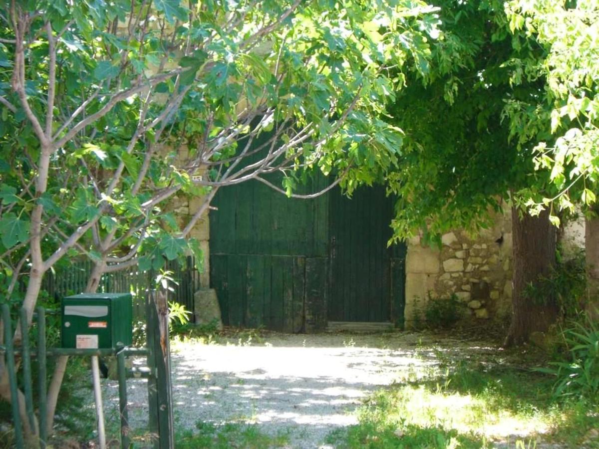 Maison Charmante Avec Terrasse Et Jardin A Noves Εξωτερικό φωτογραφία