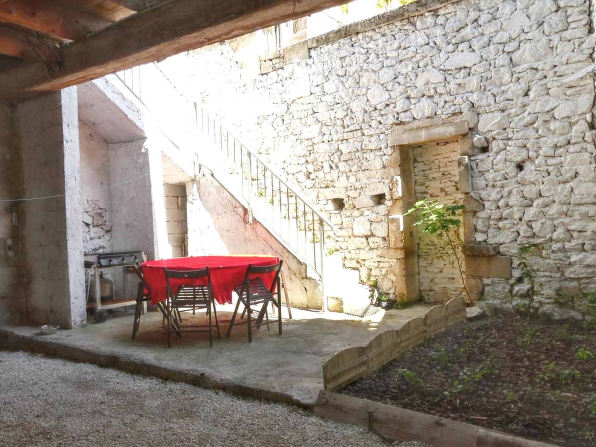 Maison Charmante Avec Terrasse Et Jardin A Noves Εξωτερικό φωτογραφία